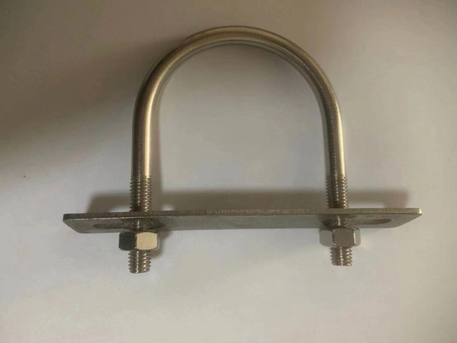 墩身預(yù)埋U型螺栓
