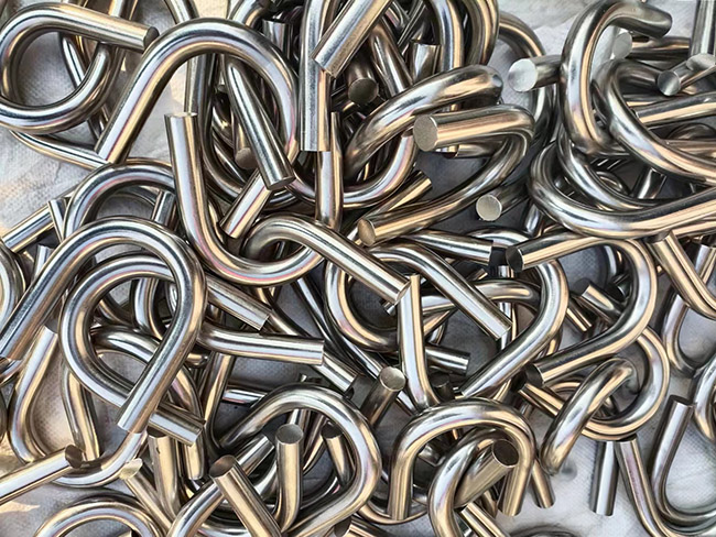 墩身預(yù)埋U型螺栓